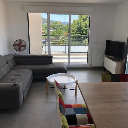 T3 Neuf Sur Les Toits Avec Terrasse Йер