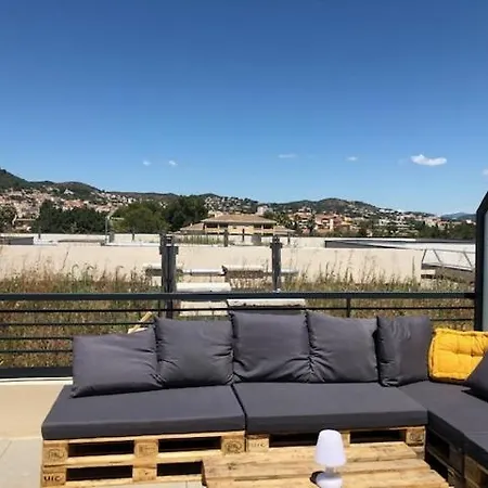 T3 Neuf Sur Les Toits Avec Terrasse Апартаменты Йер