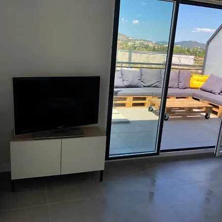 T3 Neuf Sur Les Toits Avec Terrasse Апартаменты *